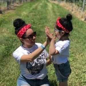 Meet your Posher, Violeta